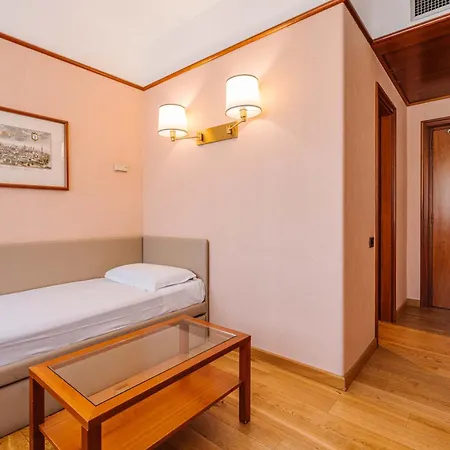 Crystal Hotel Varese Exterior photo