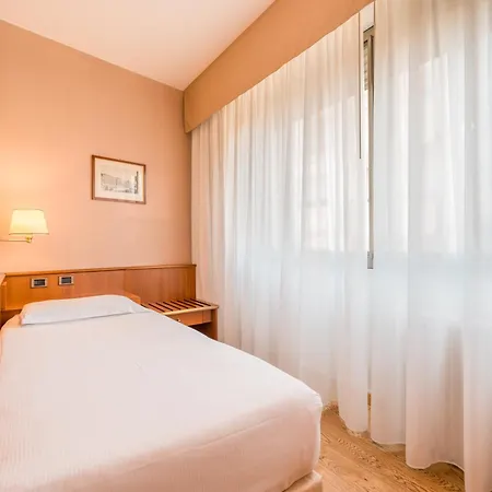 Crystal Hotel Varese Exterior photo