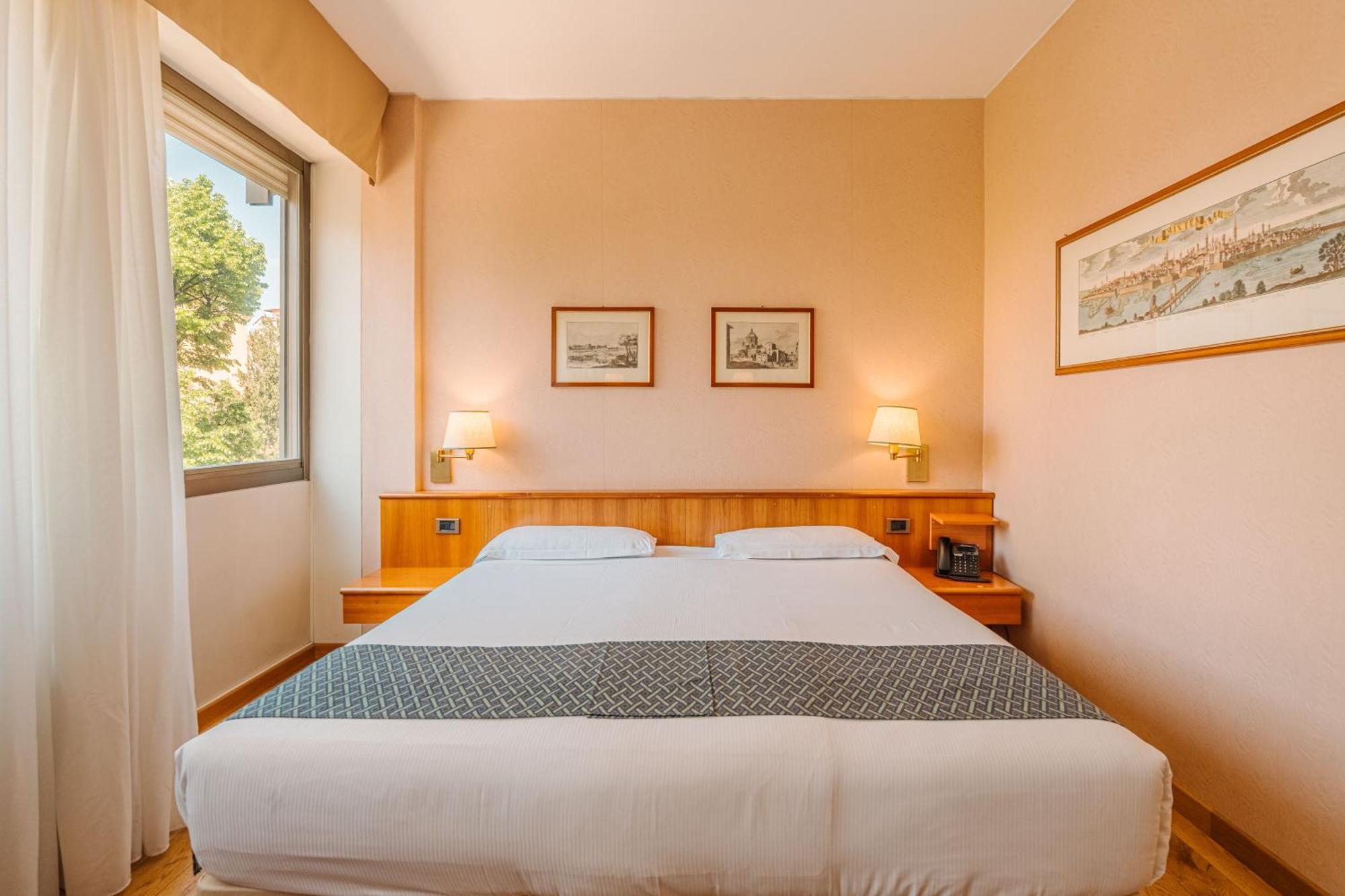 Hotel Crystal 4*