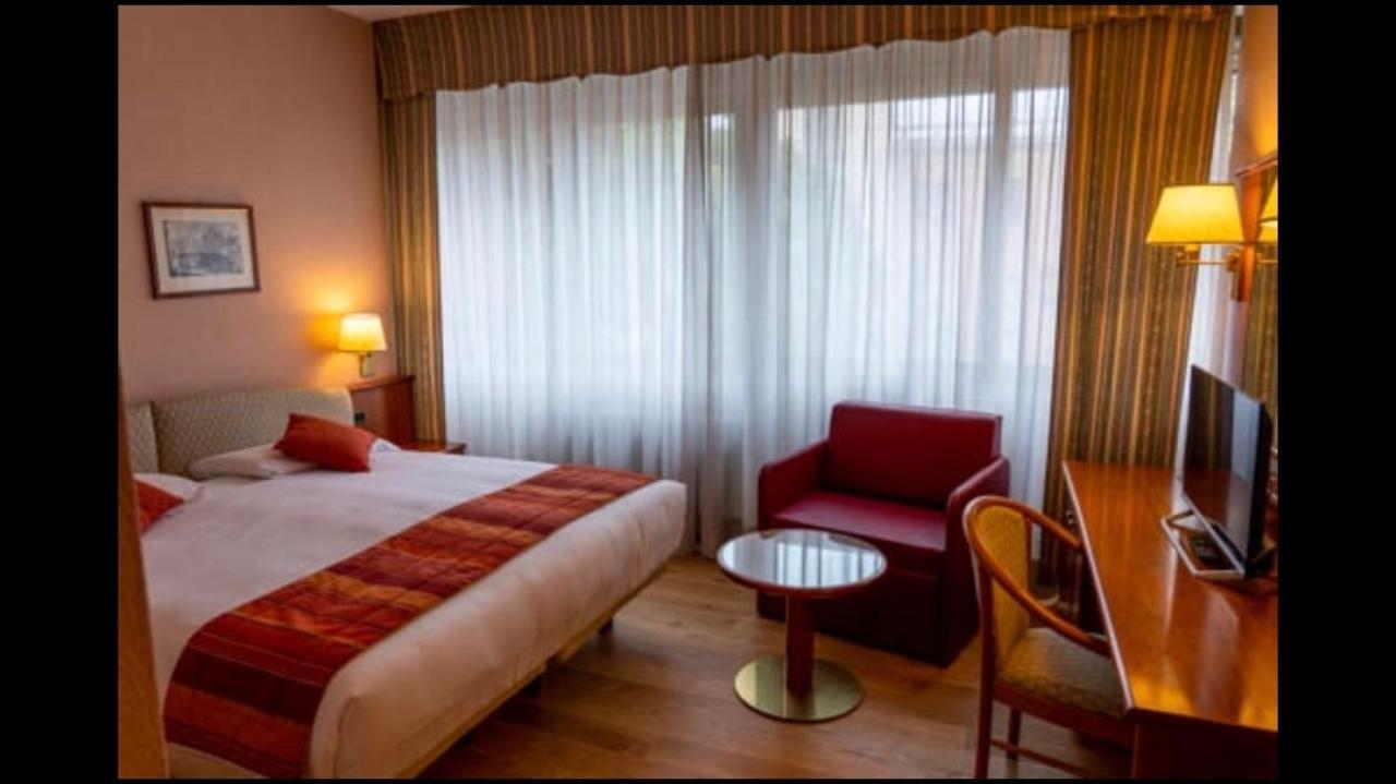 Crystal Hotel 4*