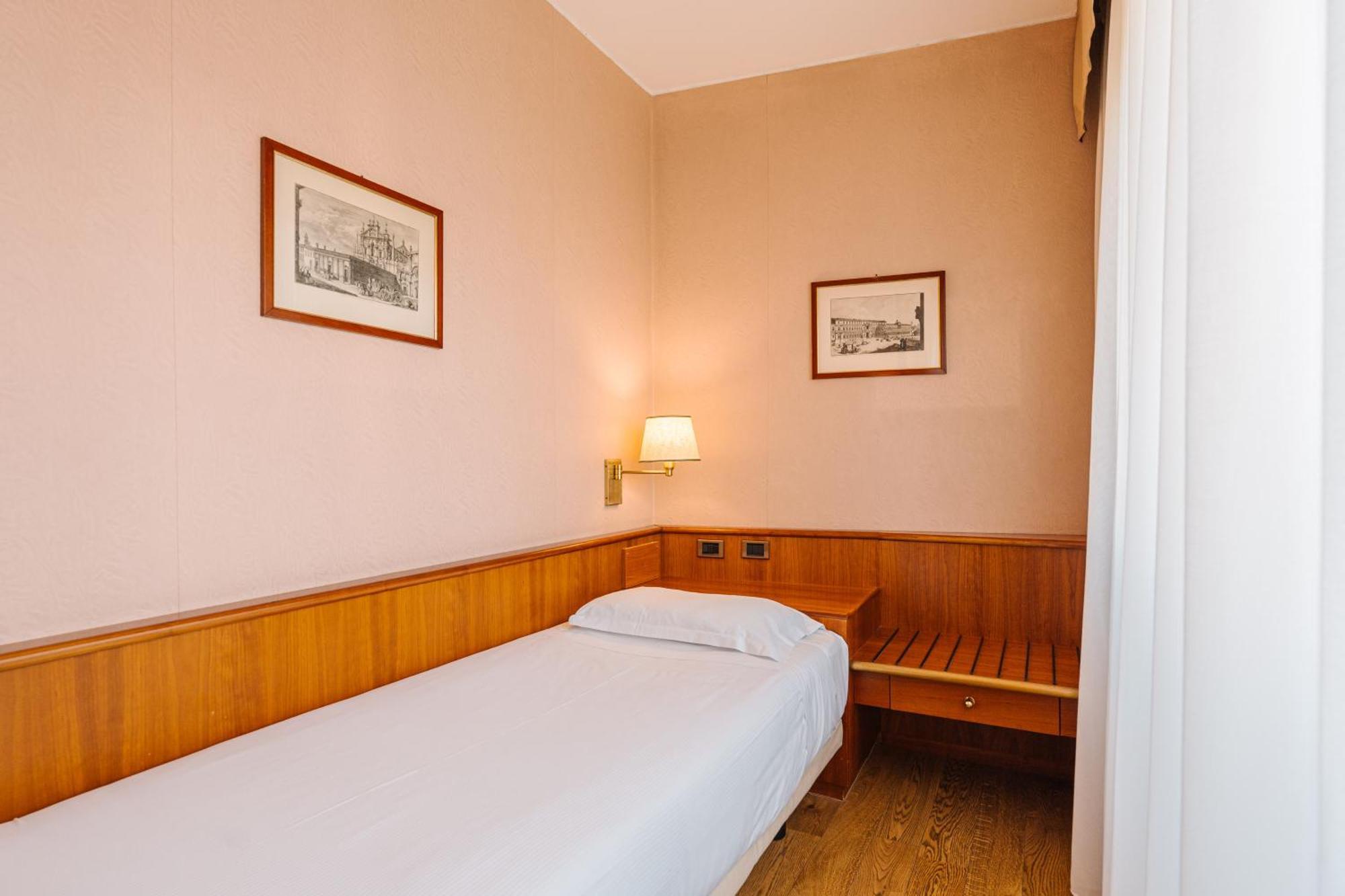 Hotel Crystal 4*