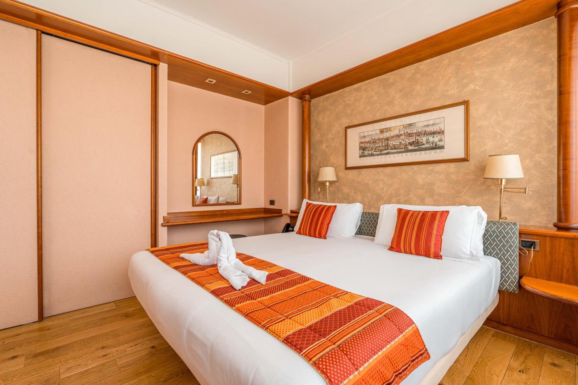 Hotel Crystal