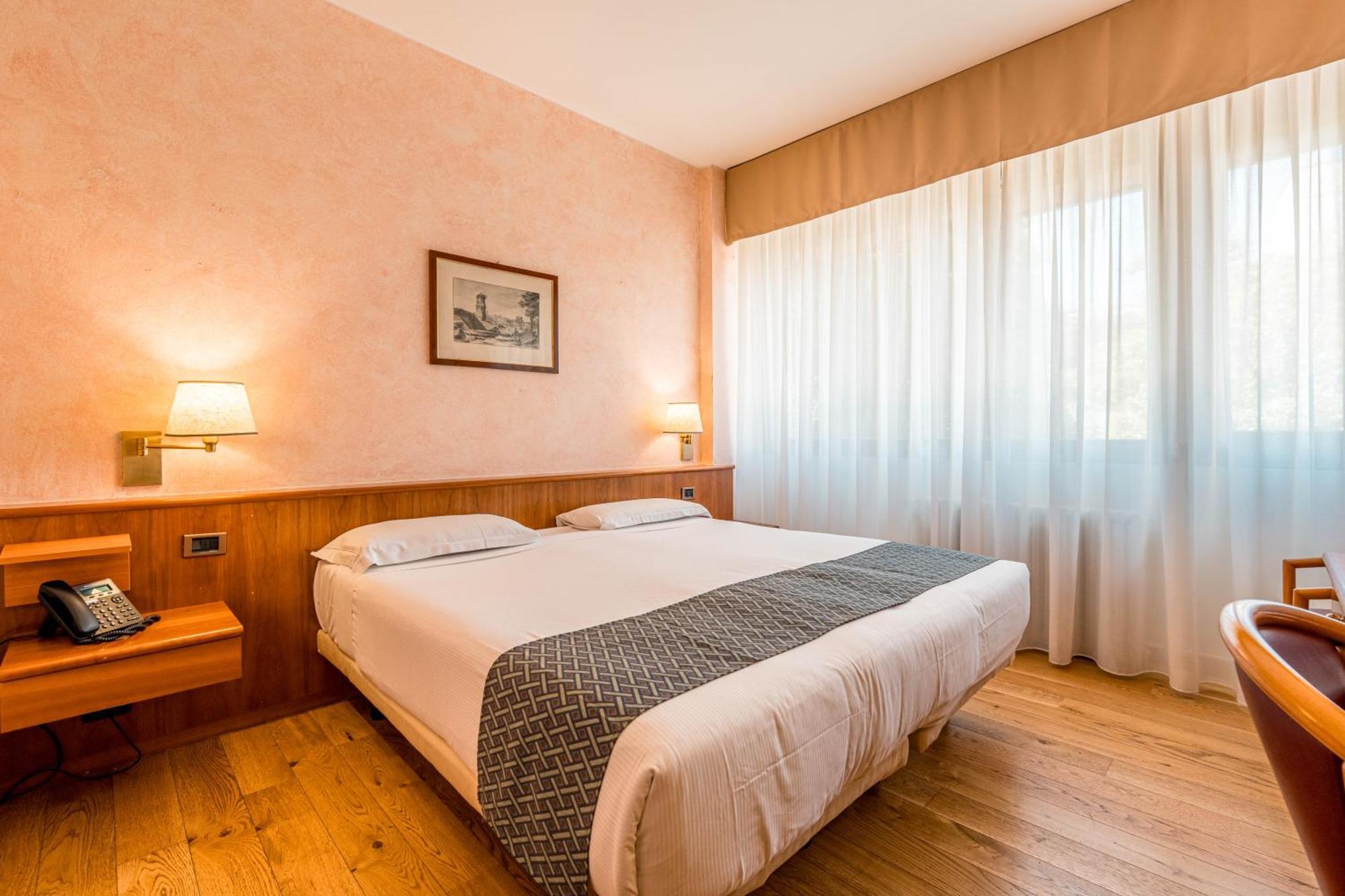 Hotel Crystal Varese