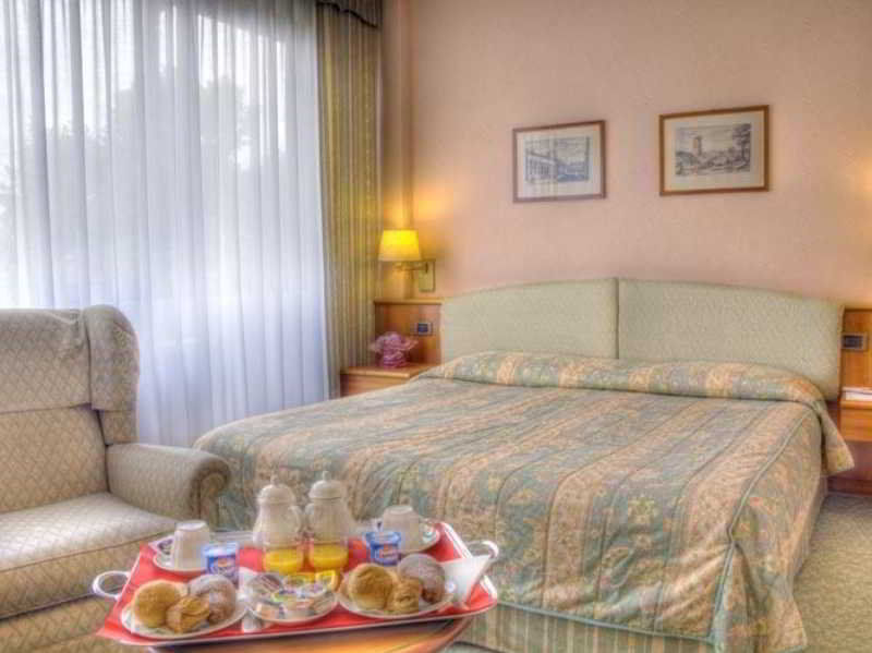 Hotel Crystal